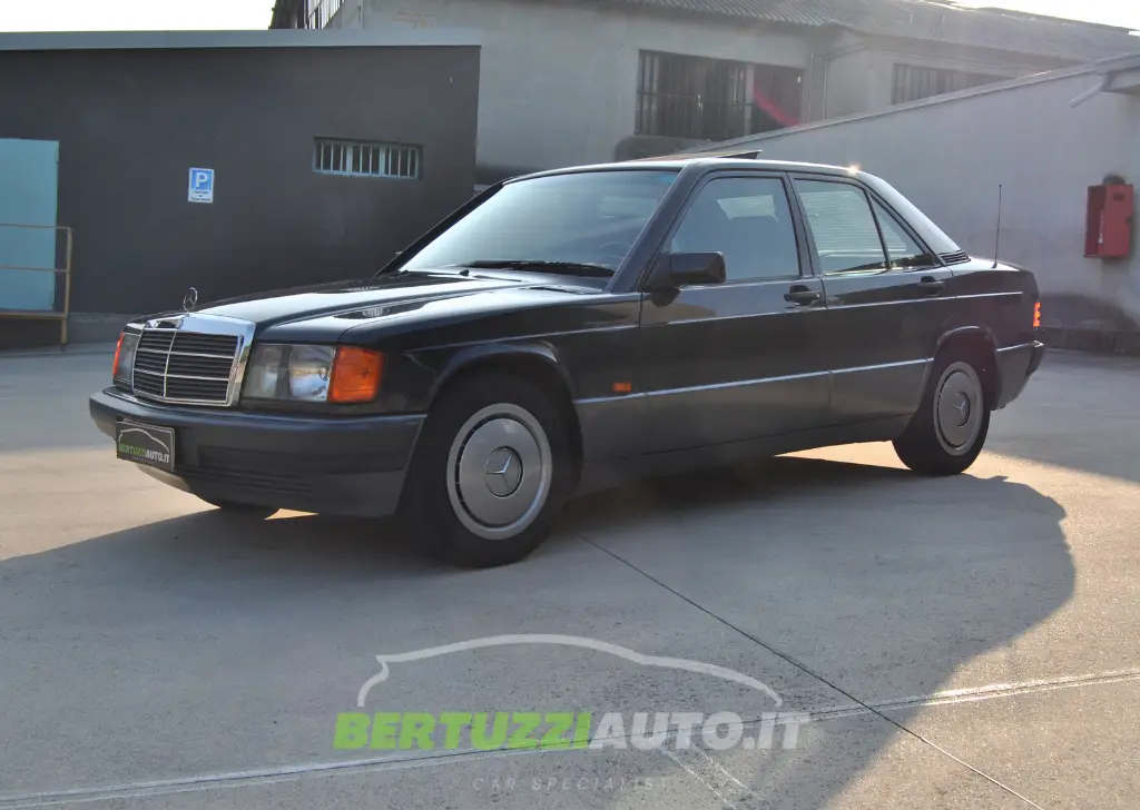 Mercedes-Benz 190 2.0 Diesel Cat 75 Cv 5 Porte Anno 1992